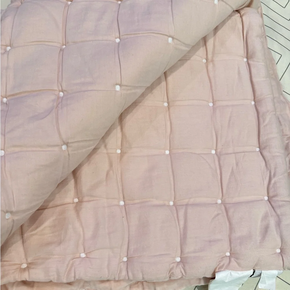 Restoration Hardware Baby & Child Pink Velveteen Quilt - Picture 3 of 9